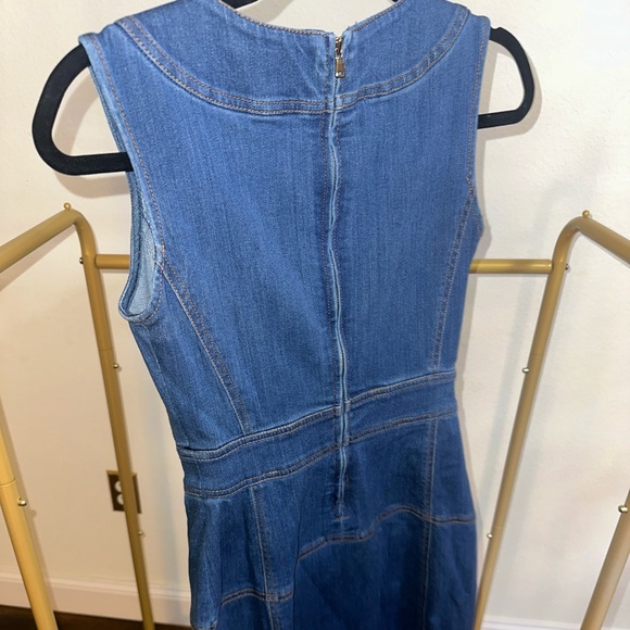 Jean Dress with Back Zipper Mid Length - Picture 5 of 8